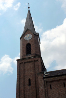 Turm der Petruskirche